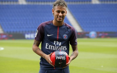 艾尚体育动态-北马其顿足球的赛后复盘会